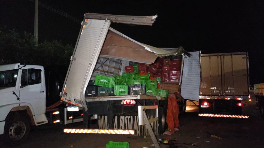 Caminhão de legumes parou em posto de combustíveis; veja o relato do motorista