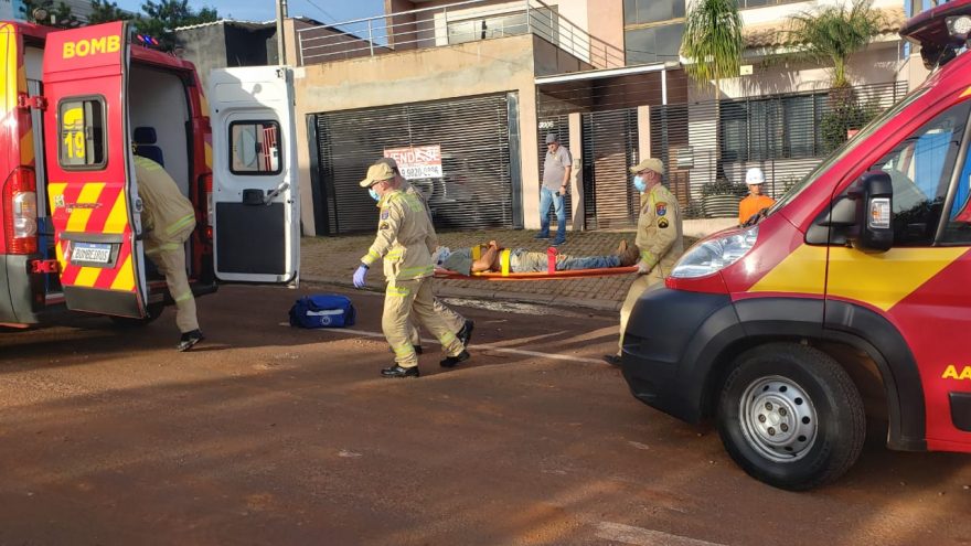 Muro de obra cai e deixa trabalhadores feridos