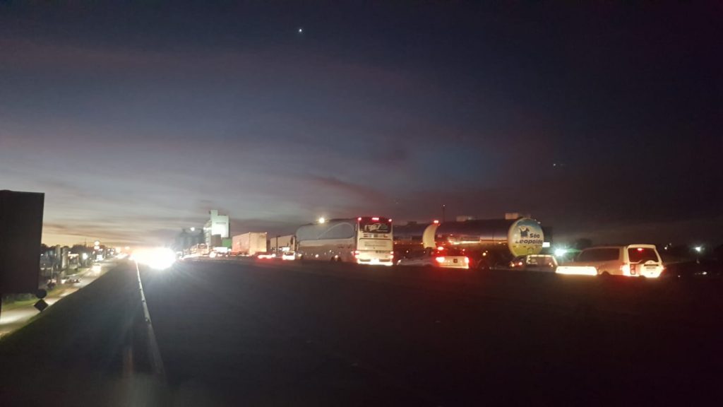 Motoristas relatam lentidão no Trevo Cataratas