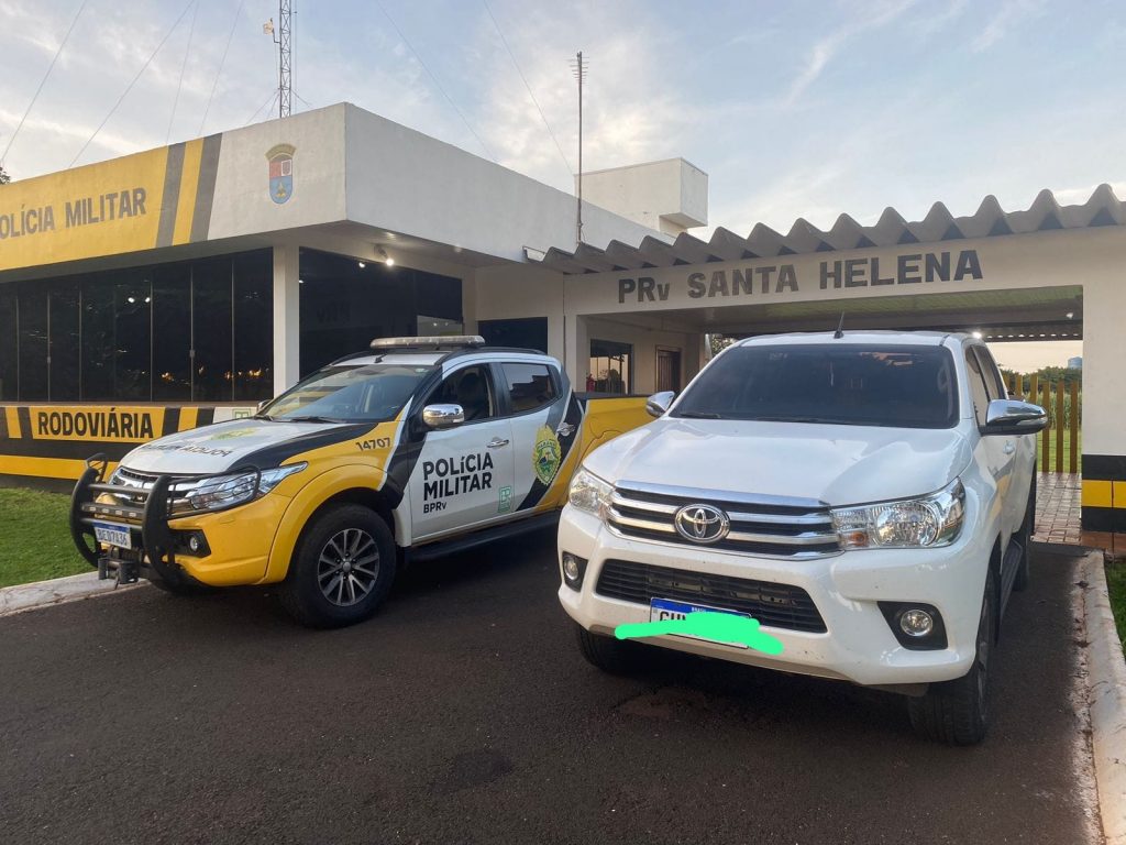 Hilux com placas clonadas é recuperada em Santa Helena