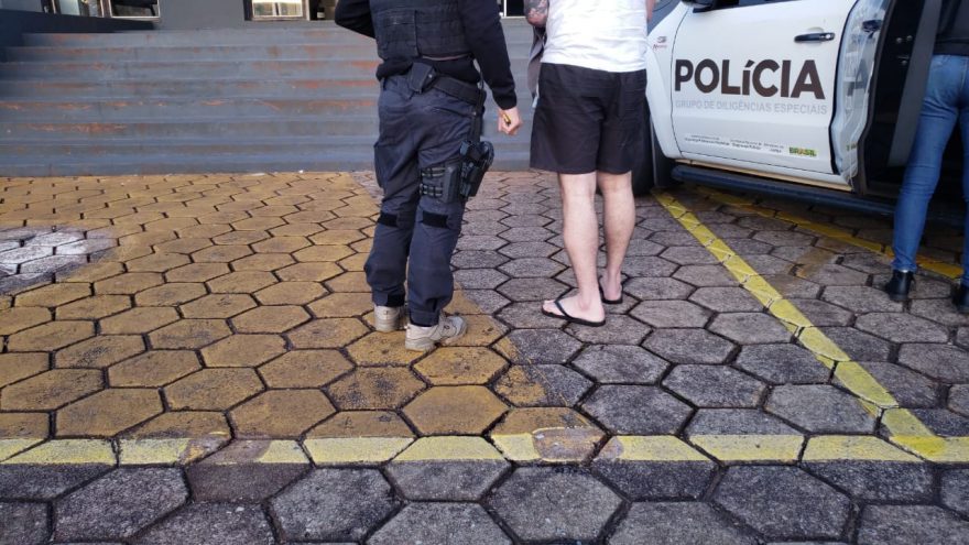 Polícia Civil de Minas Gerais e GDE de Cascavel realizam prisão de homem no Centro