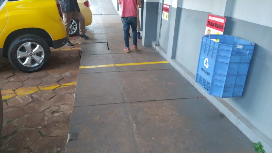 Após quebrar vidraça na Rodoviária, homem é detido