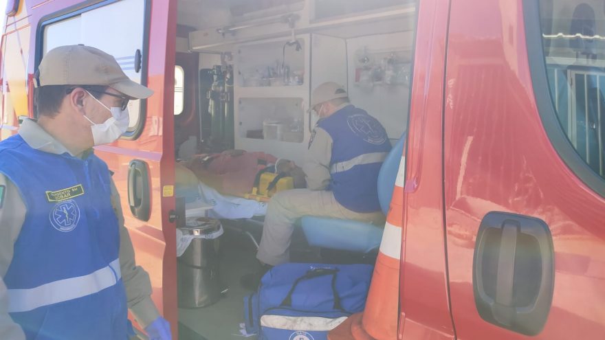 Durante reforma, trabalhador sofre queda de dois metros e precisa ser socorrido pelo Siate