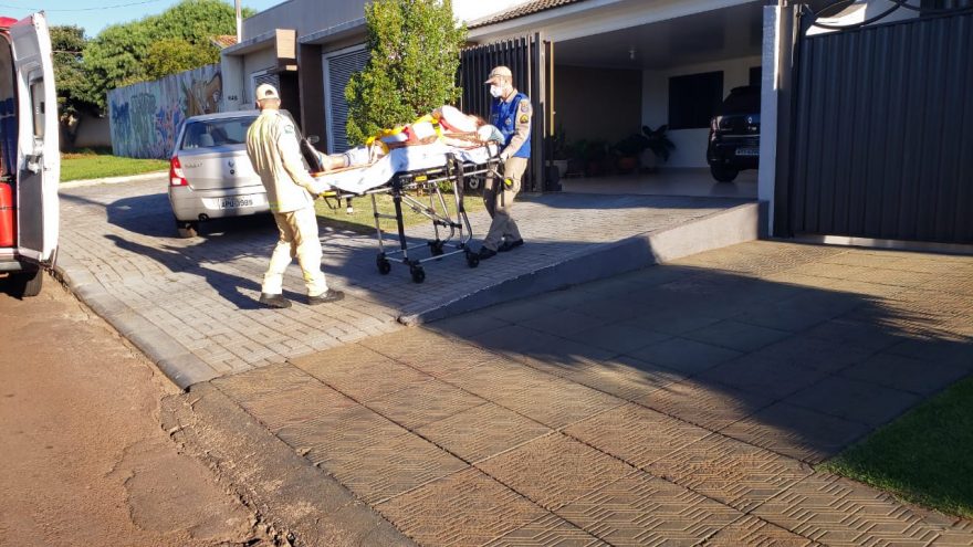 Idosa fica ferida ao sofrer queda em residência no Alto Alegre