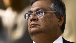 Flávio Dino questionará norma da Anac sobre inspeção em aeroportos Flávio Dino questionará norma da Anac sobre inspeção em aeroportos