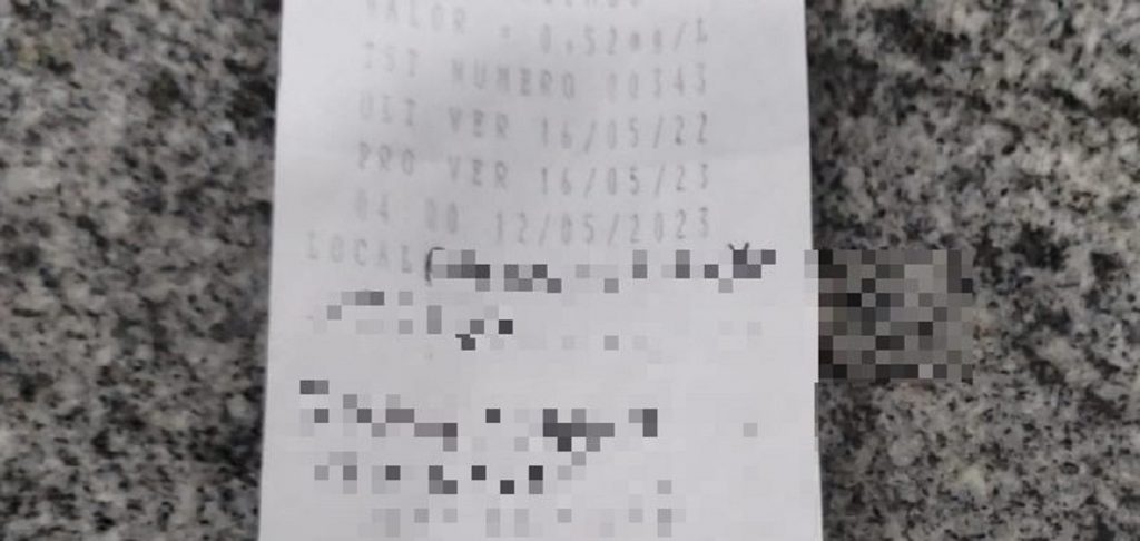 Condutora é detida por embriaguez após dar ré e bater em carro estacionado no São Cristóvão
