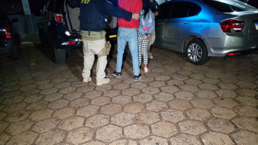 Casal é detido com veículo carregado com quase 400 quilos de maconha na BR-163
