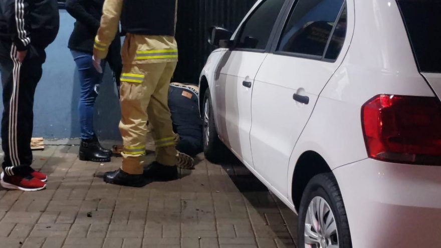 Homem é morto a tiros e outro é baleado em frente a distribuidora de bebidas na Rua Xavantes