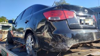 Veículo da vítima de assalto na BR-277 chega à Delegacia