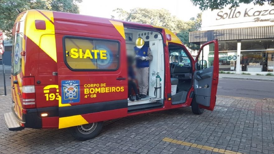 Motociclista fica ferida após acidente de trânsito na rua Paraná