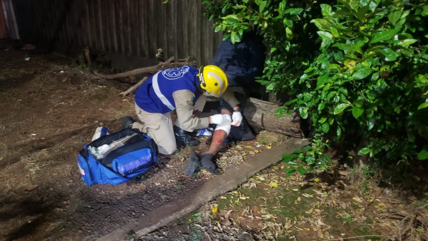 Motociclista fica ferido em acidente de trânsito na Marginal da BR-277