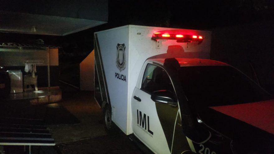 Corpo de homem assassinado no Jardim Colmeia dá entrada no IML