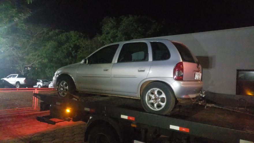 Veículo onde homem foi executado a tiros é apreendido para perícia