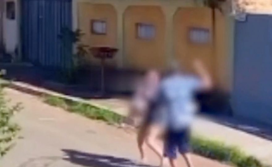 Câmera de segurança registra momento aterrorizante em Goiânia