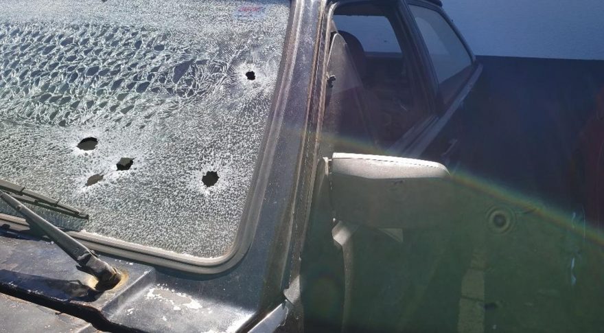 Veículo de vítima de tentativa de homicídio no Santo Onofre chega à 15ª SDP