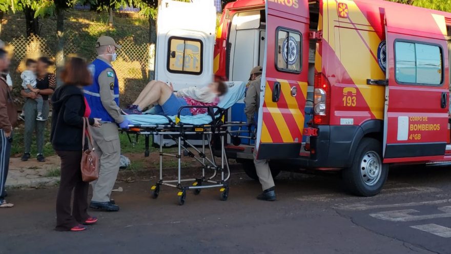 Com lesão no braço, mulher sofre queda e é socorrida pelo Siate