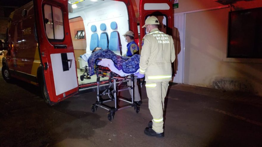 Mulher fica ferida após colisão entre carro e caminhão no Brasmadeira