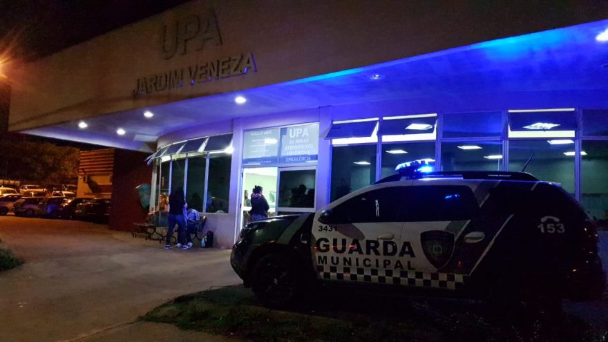 Mulher se altera com enfermeira ao ser medicada e GM é acionada à UPA Veneza