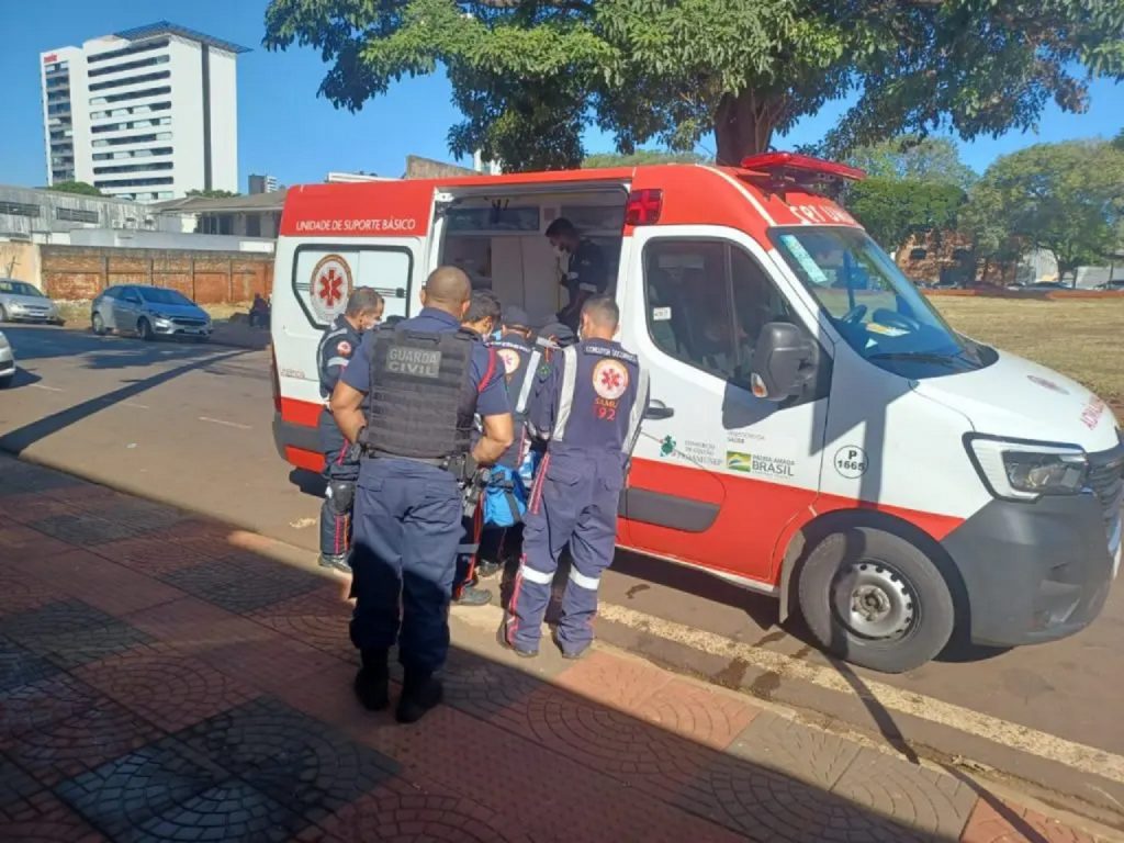 Briga entre andarilhos em Maringá termina com um esfaqueado e socorrido em estado grave