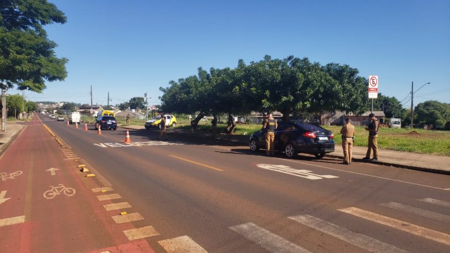 Alunos da PM realizam Blitz de aprimoramento na Av. Tito Muffato
