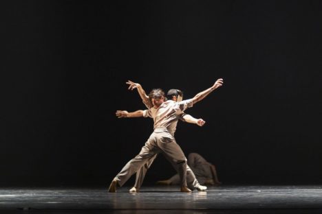 Em dois formatos, história do Balé Teatro Guaíra é publicada em