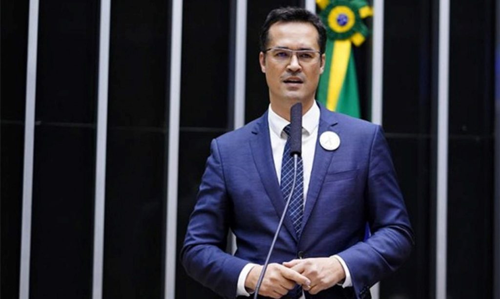 Deltan Dallagnol tem mandato cassado pela Lei da Ficha Limpa