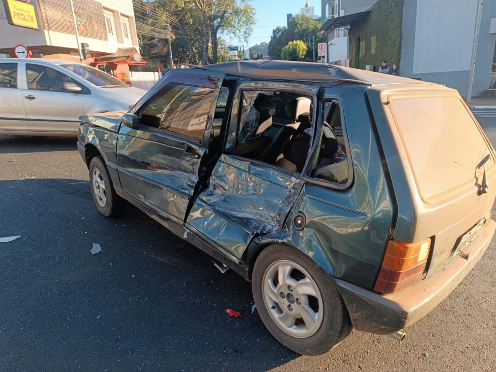 Acidente entre carro e caminhão deixa uma criança ferida em Francisco Beltrão