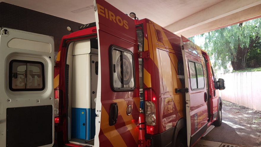 Idoso de 84 anos quebra a perna após sofrer queda em reforma
