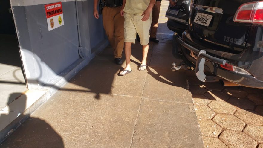 Homem esconde peças de picanha e maminha dentro das roupas e tenta sair de mercado sem pagar