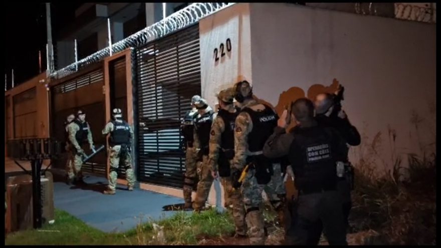 PCPR e PMPR cumprem 47 ordens judiciais contra organização criminosa ligada ao tráfico de drogas e lavagem de dinheiro
