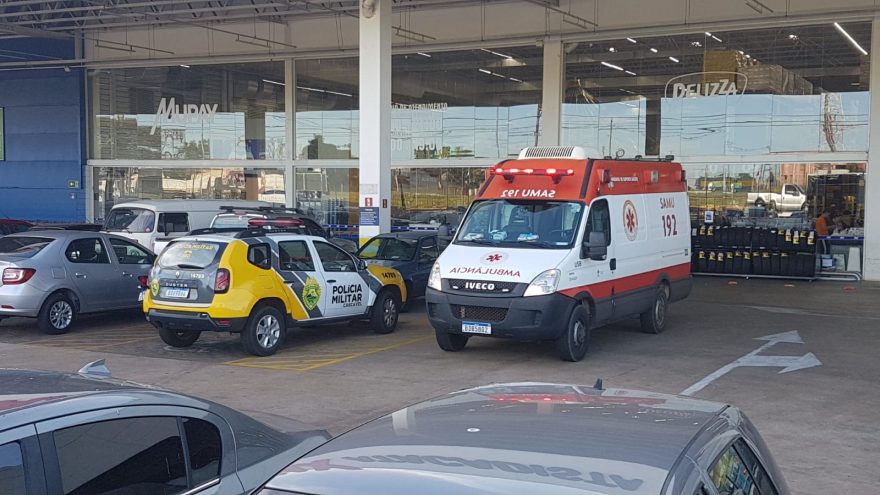 PM e Samu são mobilizados após homem em surto correr em supermercado