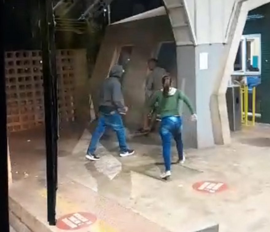 Internauta filma briga de moradores de rua no Terminal Oeste