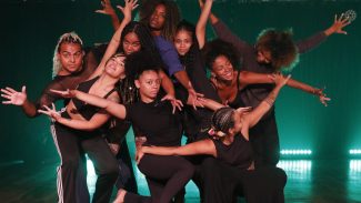 Show de dança mostra cultura Iorubá e força da mulher negra