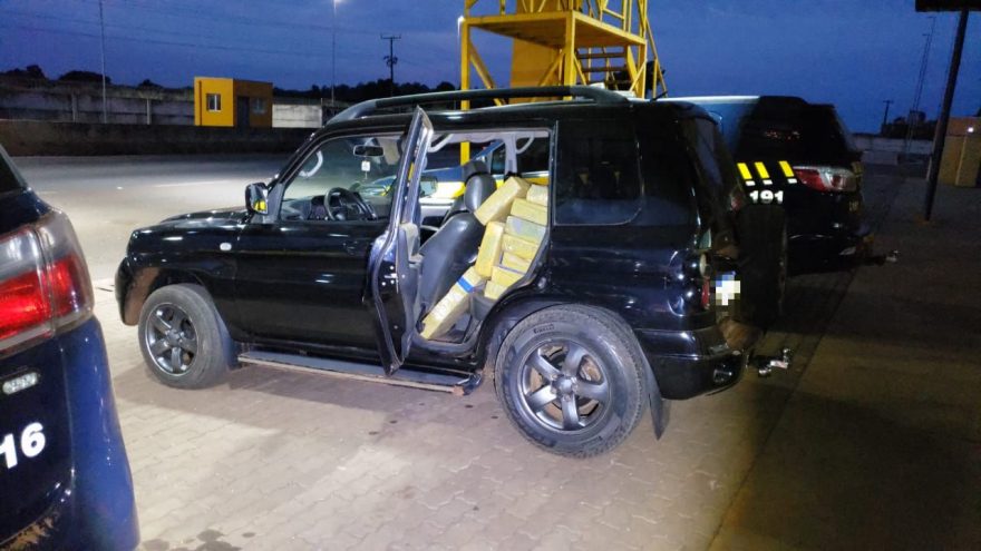 Pajero carregada com maconha é apreendida pela PRF em estrada rural