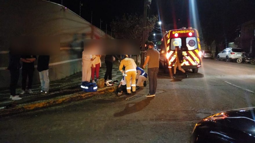 Mulher fica ferida em acidente na Rua Rafael Picolli