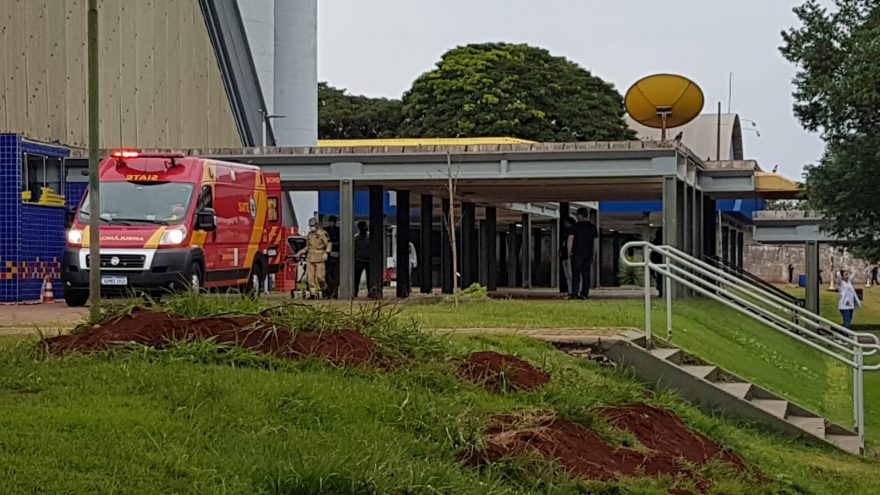 Criança sofre fratura no braço após cair no colégio