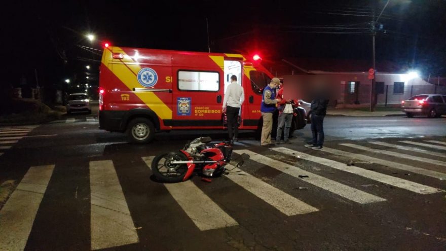 Motociclista fica ferido em acidente na Rua Minas Gerais