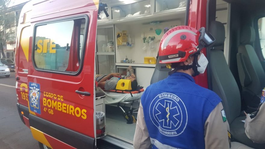Trabalhador sofre lesão na perna ao cair de três metros de altura no Centro