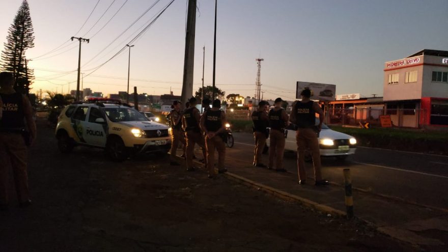PM realiza blitz de trânsito na Av. Carlos Gomes