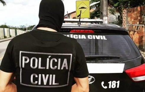 Cemitério clandestino com corpos esquartejados e cachorro decapitado é encontrado em Barra do Sul Imagem referente a Cemitério clandestino com corpos esquartejados e cachorro decapitado é encontrado em Barra do Sul