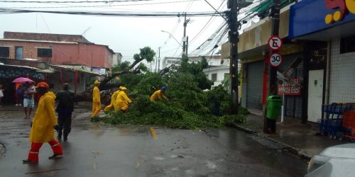 Chuva forte coloca Recife em alerta máximo e suspende aulas Imagem referente a Chuva forte coloca Recife em alerta máximo e suspende aulas