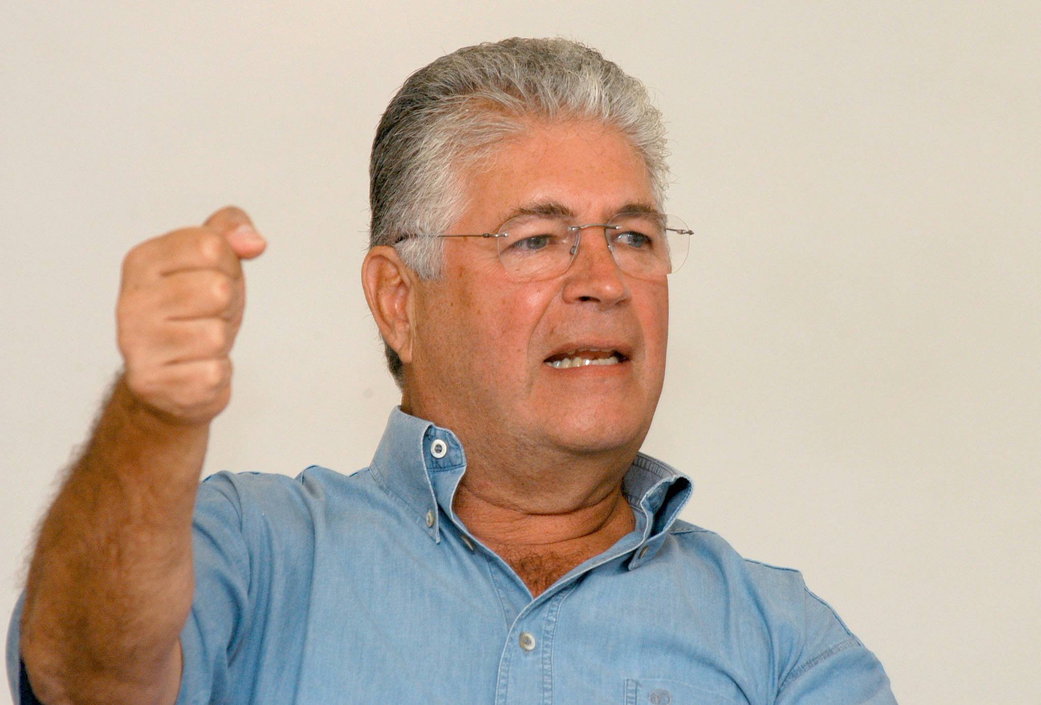 Mais uma do caudilho das Araucárias - por Caio Gottlieb Mais uma do caudilho das Araucárias - por Caio Gottlieb