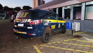 Imagem referente a Passageira troca de carro de viagem via aplicativo duas vezes, mas acaba detida com maconha na BR-277