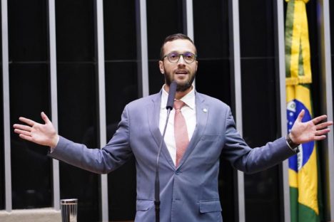 Gastos elevados com passagens aéreas marcam o ano do Dep. Federal Filipe Barros