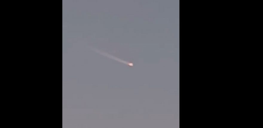 Internautas avistam objeto em chamas no céu de Cascavel; veja vídeo