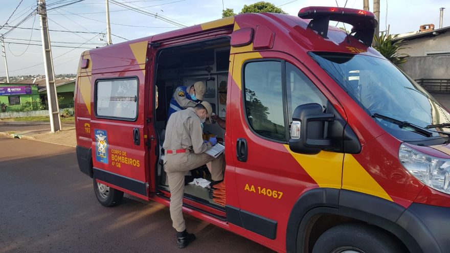 Homem corta dedos em acidente com serra no Brasmadeira
