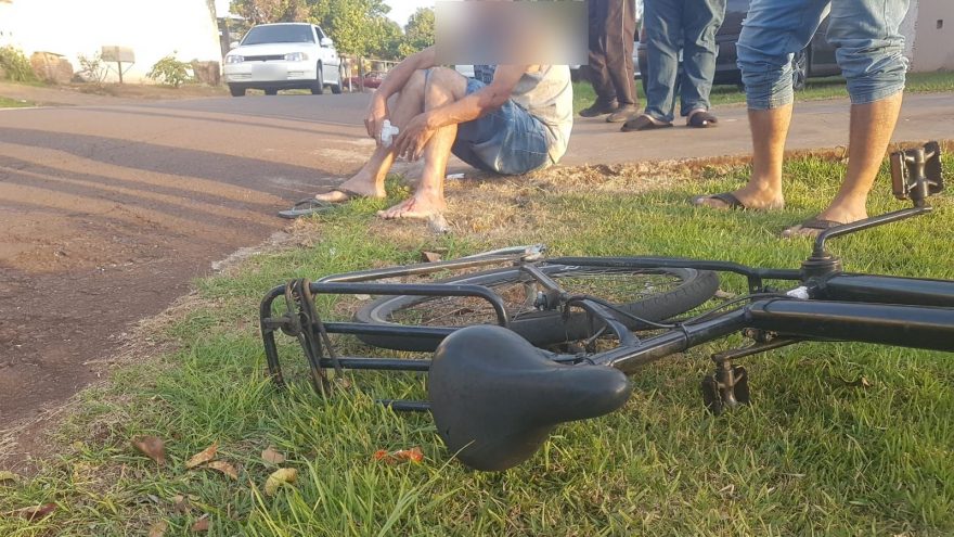 Ciclista fica ferido ao se envolver em acidente com carro no Floresta