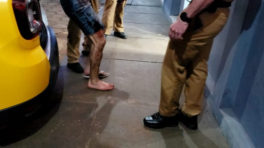 Homem que tentou matar companheira com facadas é detido pela Polícia Militar
