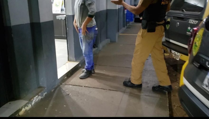 Mulher “toma umas” na obra é acaba detida por embriaguez ao volante