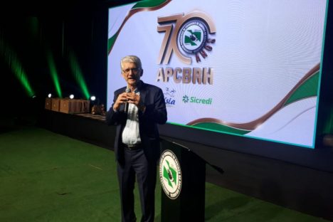 Genética do gado paranaense e qualidade do leite são destaque em aniversário de associação Imagem referente a Genética do gado paranaense e qualidade do leite são destaque em aniversário de associação